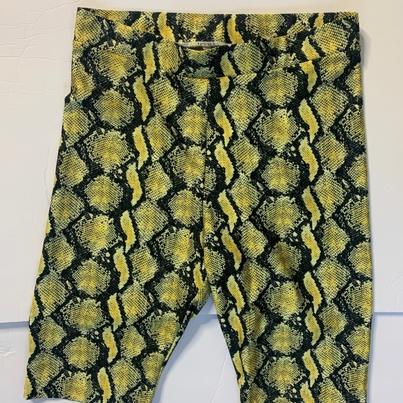 Snakeskin Print Set - Picture 6 of 6